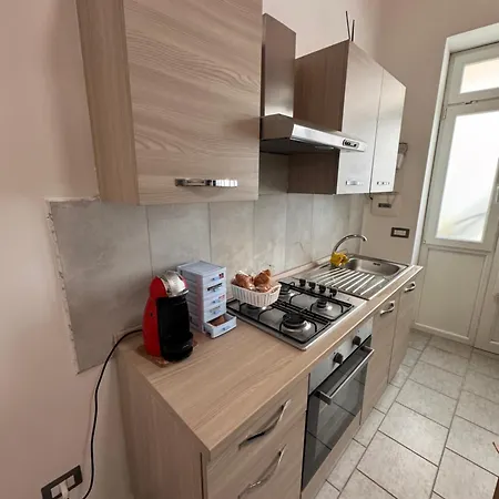 Universal House סקפאטי